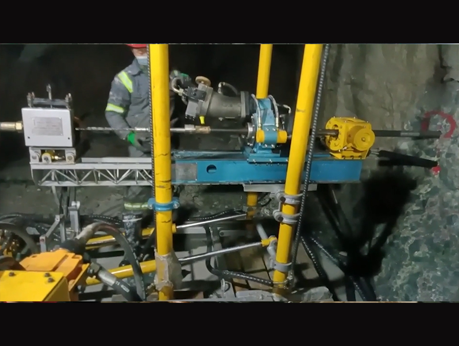 鋼索取芯 探礦鉆機 在西藏拉薩 現場鉆探施工