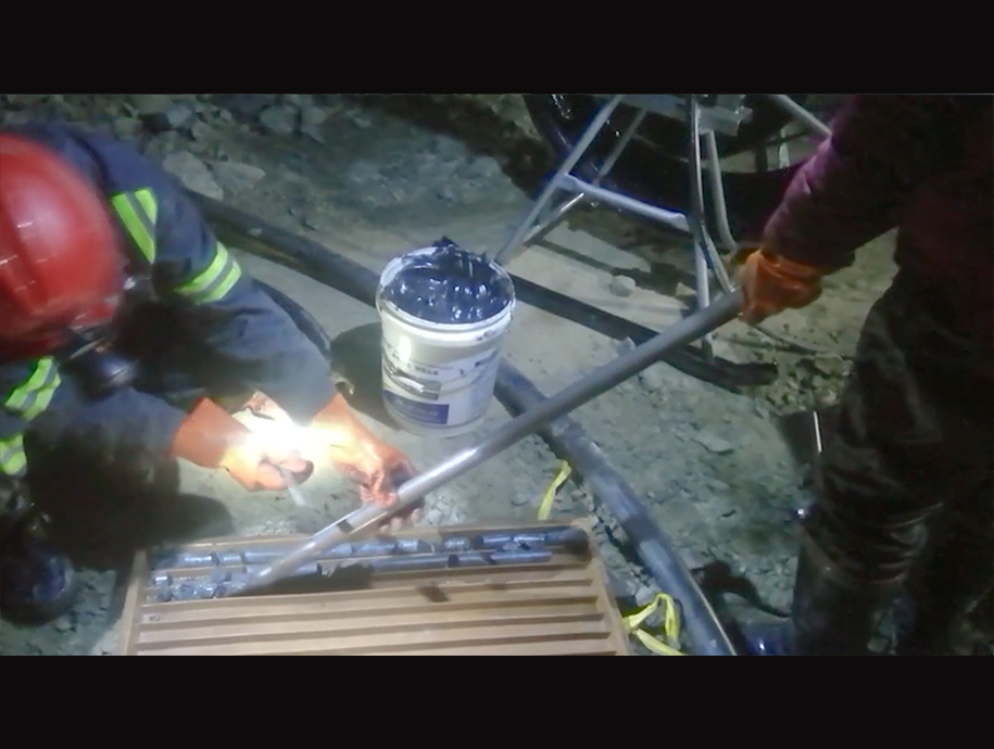 鋼索取芯 探礦鉆機  在河北遷西鐵礦 現場鉆探施工